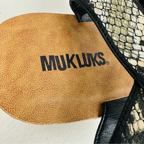 Mukluks Womens Ankle Strap Sandals Snake Skin Flats Black Shoes Size 10 - Picture 7 of 9